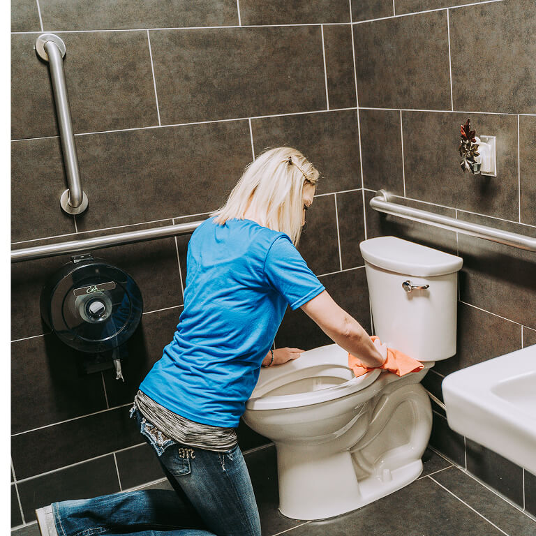 commercial-bathroom