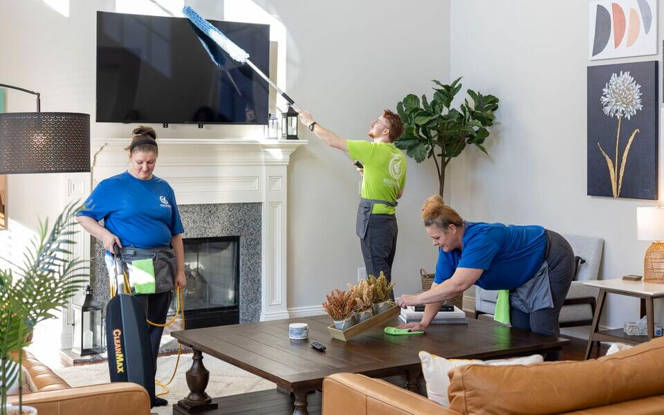how-much-to-tip-cleaning-services