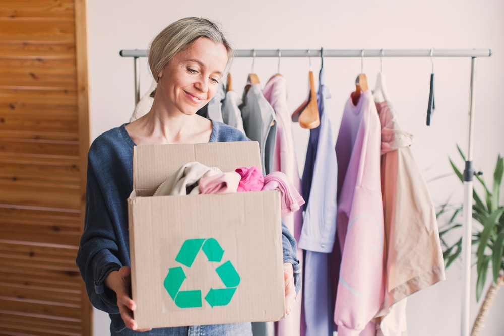 how do you maintain a decluttered house
